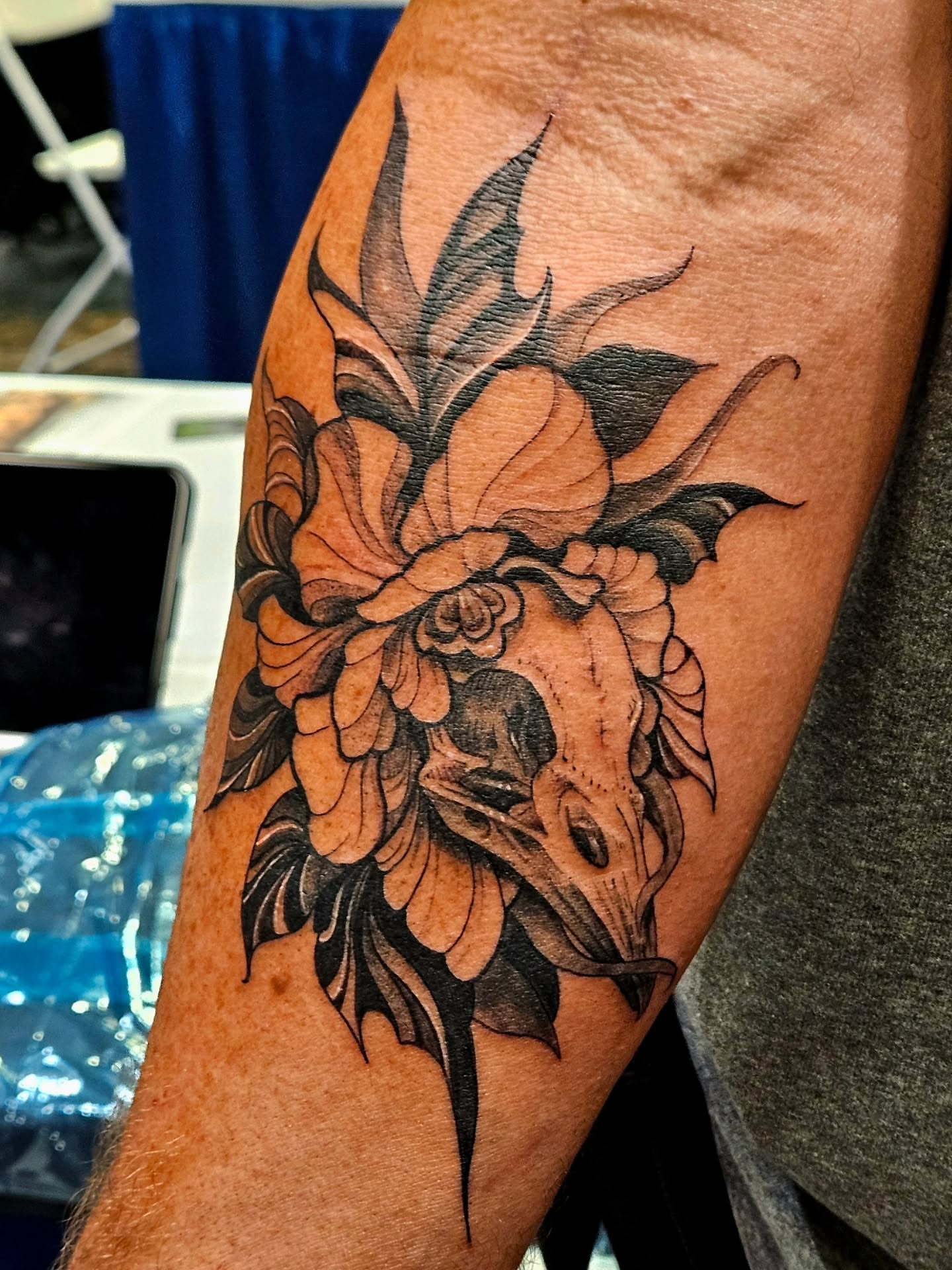 Tattoo by @kassyfiori — black_and_grey, realism