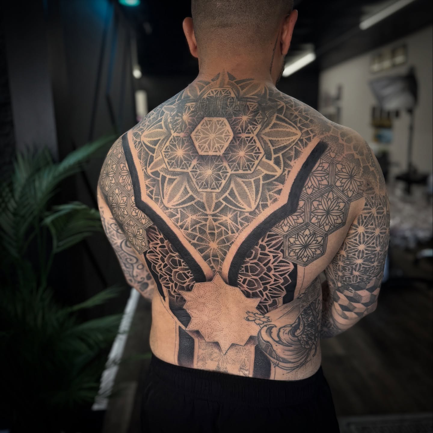 Tattoo by @paul_schnellmynuts — geometric