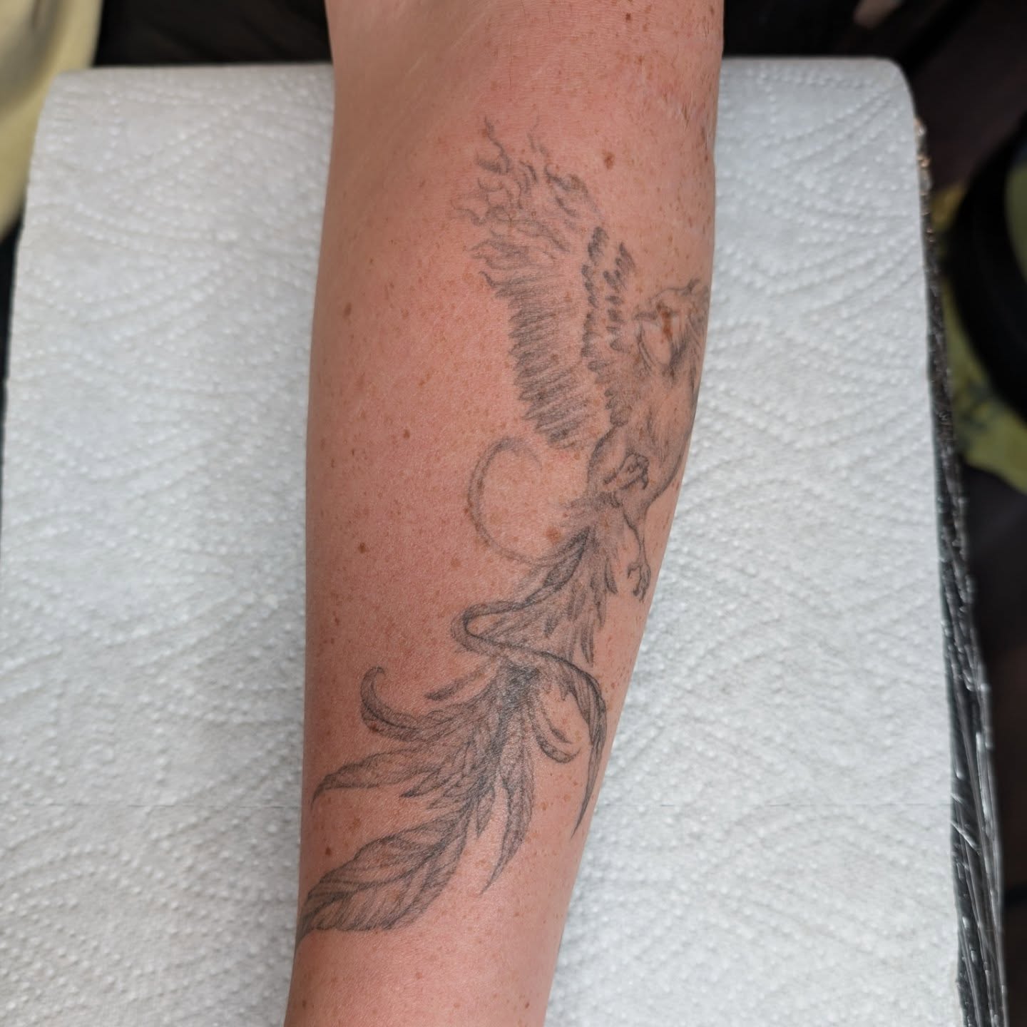 Tattoo by @mimtheyertattoos — black_and_grey