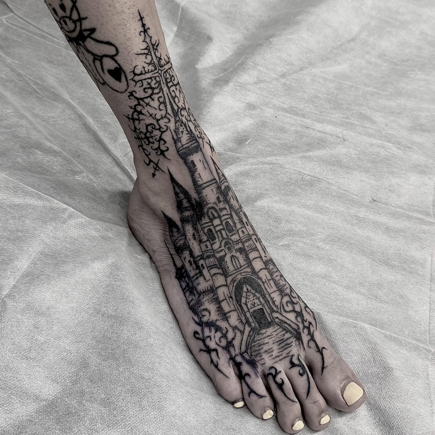 Tattoo by @gutsandink — black_and_grey