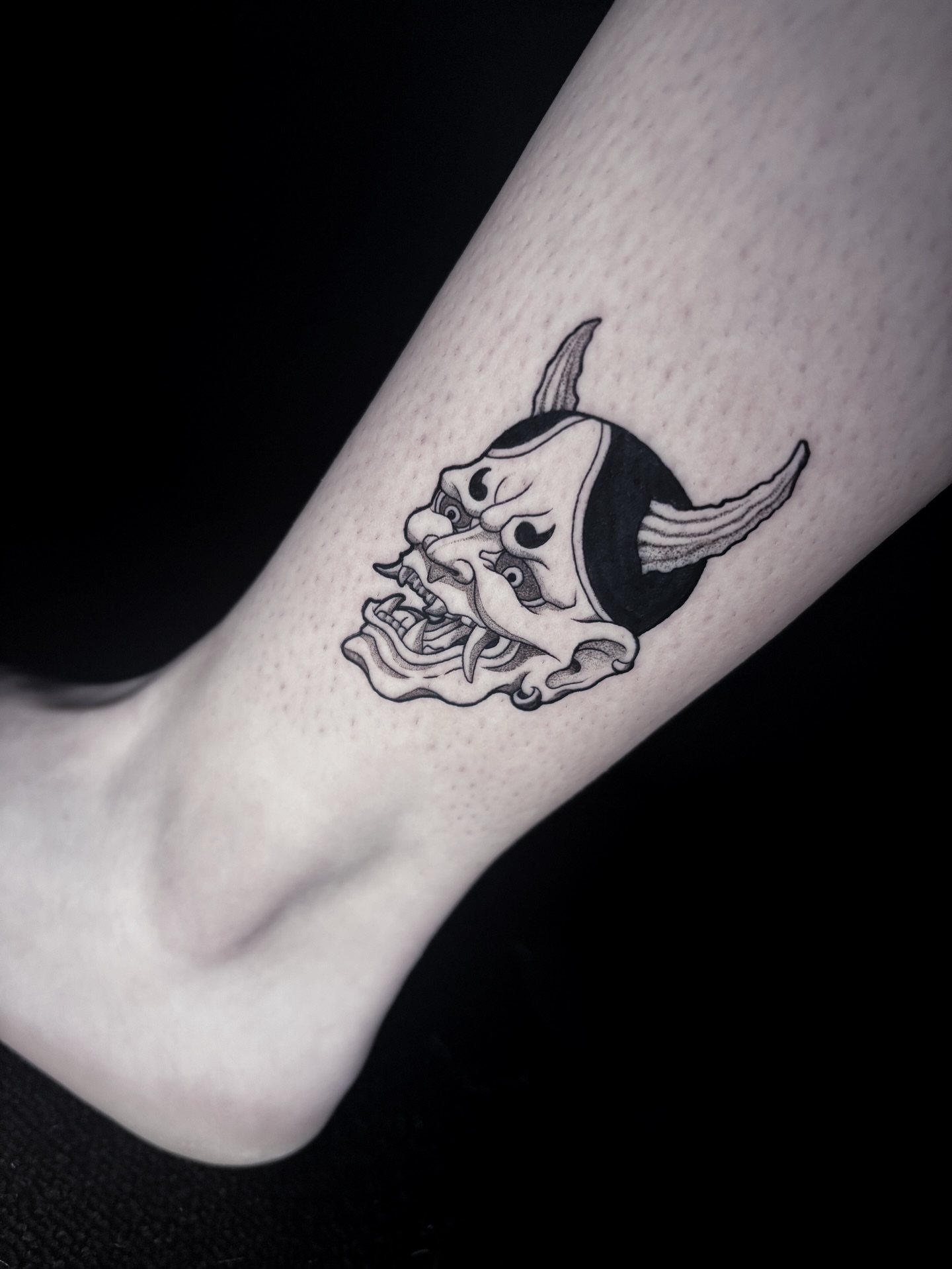 Tattoo by @noahdangink — black_and_grey