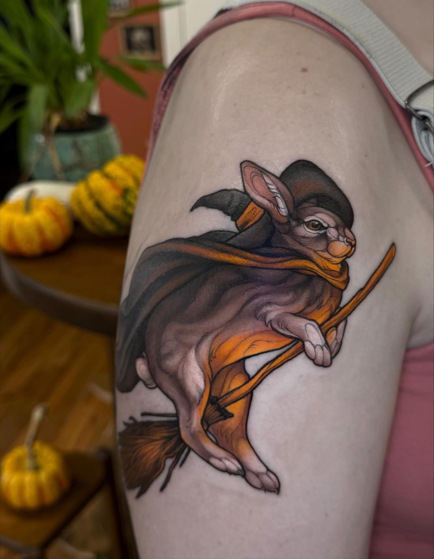 Cat witch realism tattoo on the shoulder by β₯πΈππͺπ€π€π ππβπππβ₯