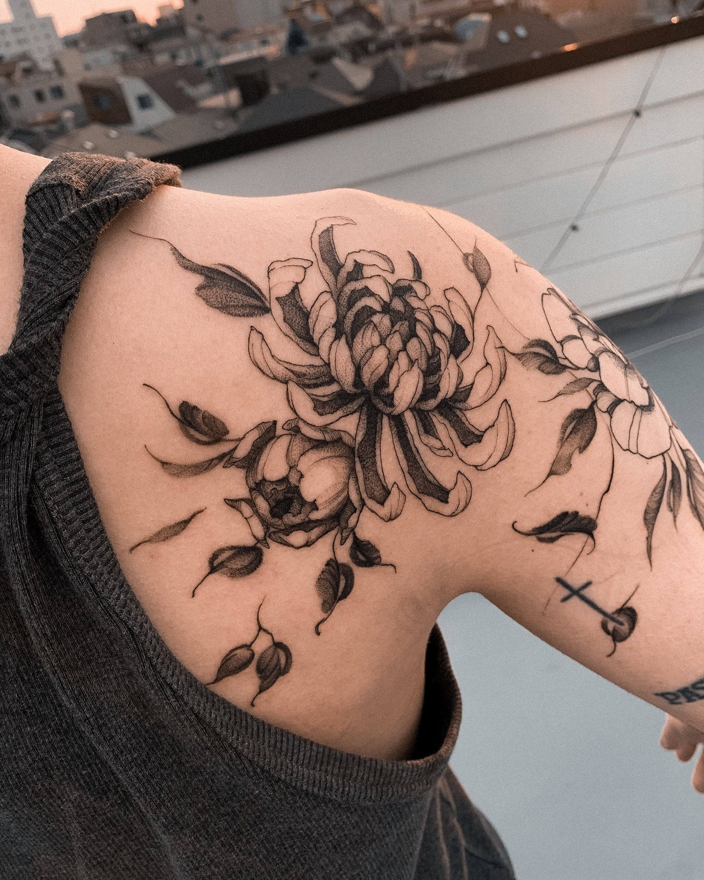 Tattoo by @__21.tattooworkerz__ — black_and_grey