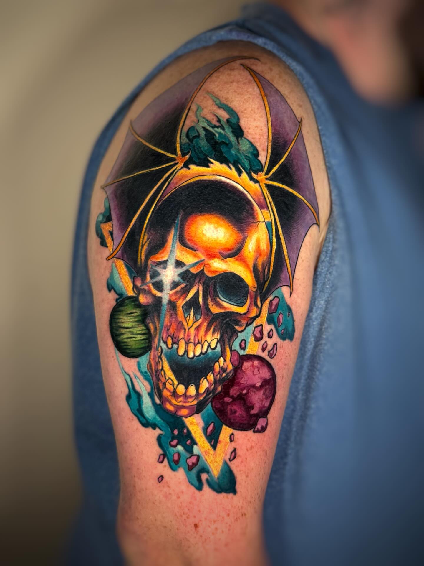 Skull realism tattoo on the shoulder by Anna Saveria