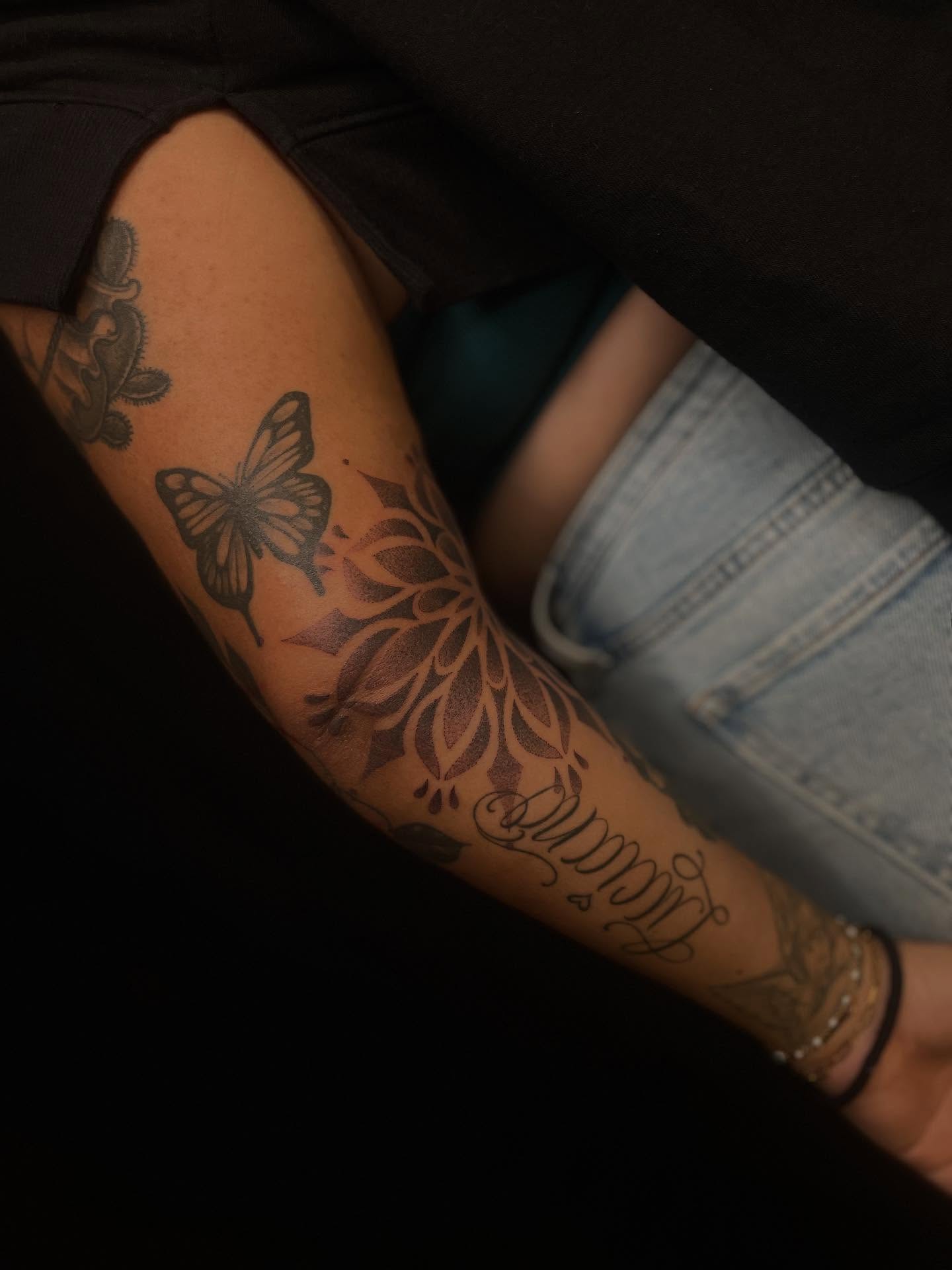 Tattoo by @_sinnertattoos — black_and_grey