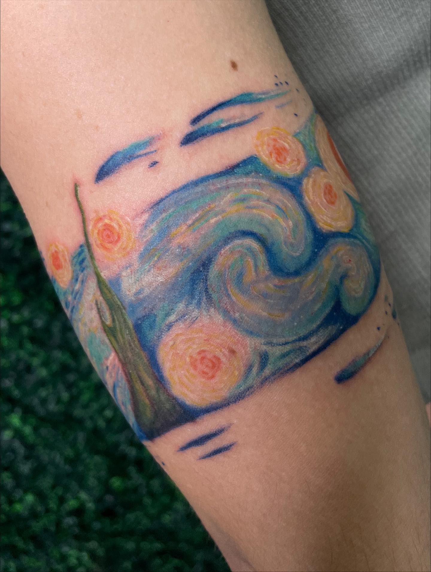 Tattoo by @zetersenn_ink — dotwork, illustrative
