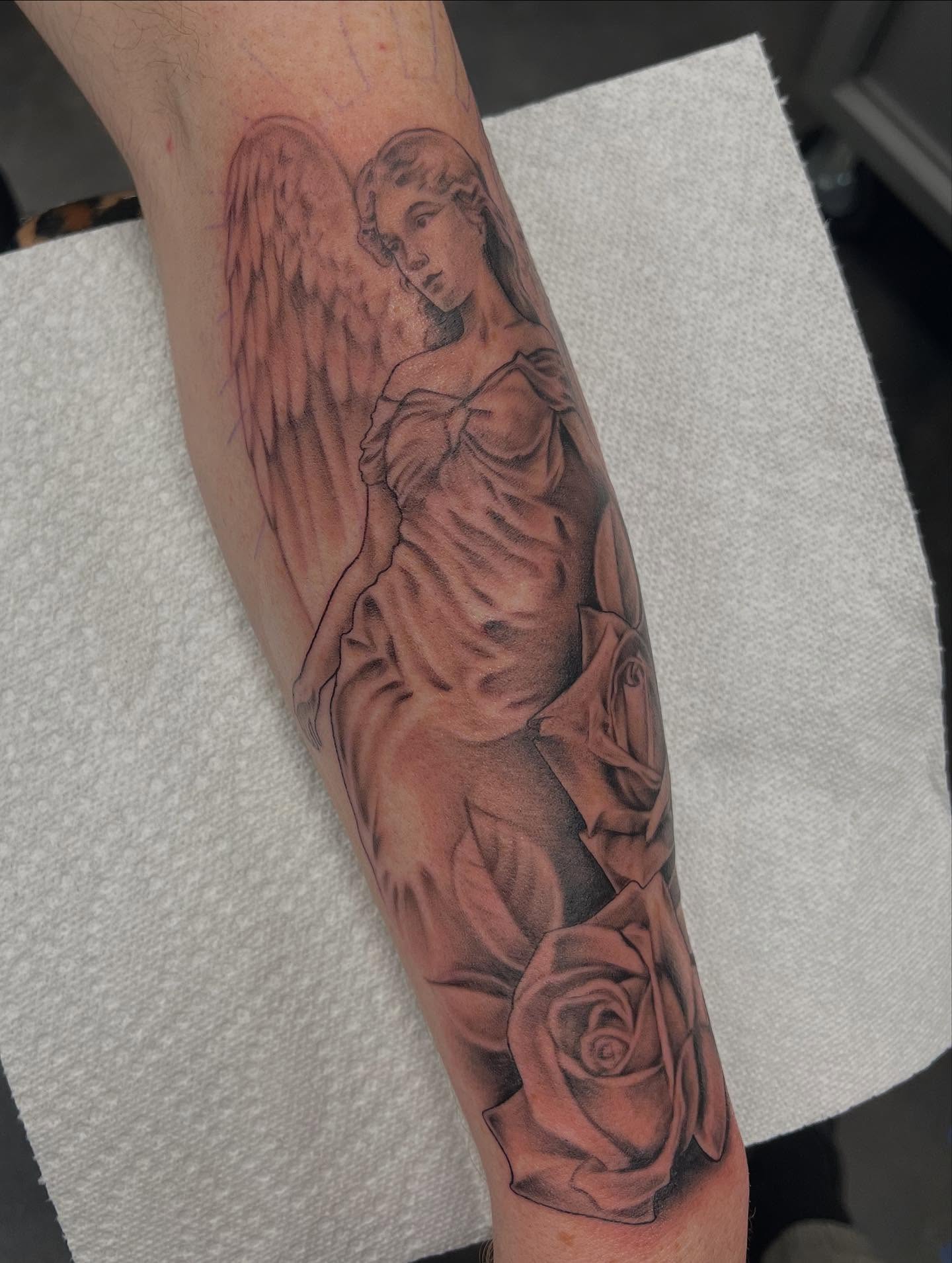 Tattoo by @lyndsink — black_and_grey, realism