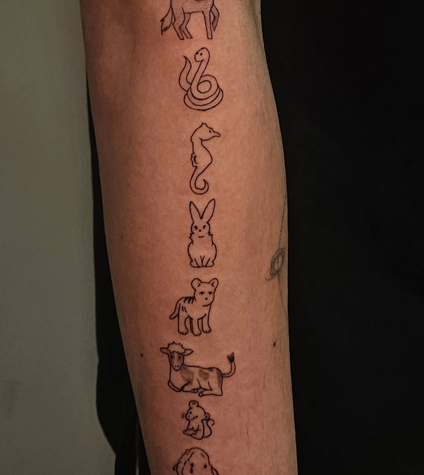 Tattoo by @prettybutpoisonink — black_and_grey