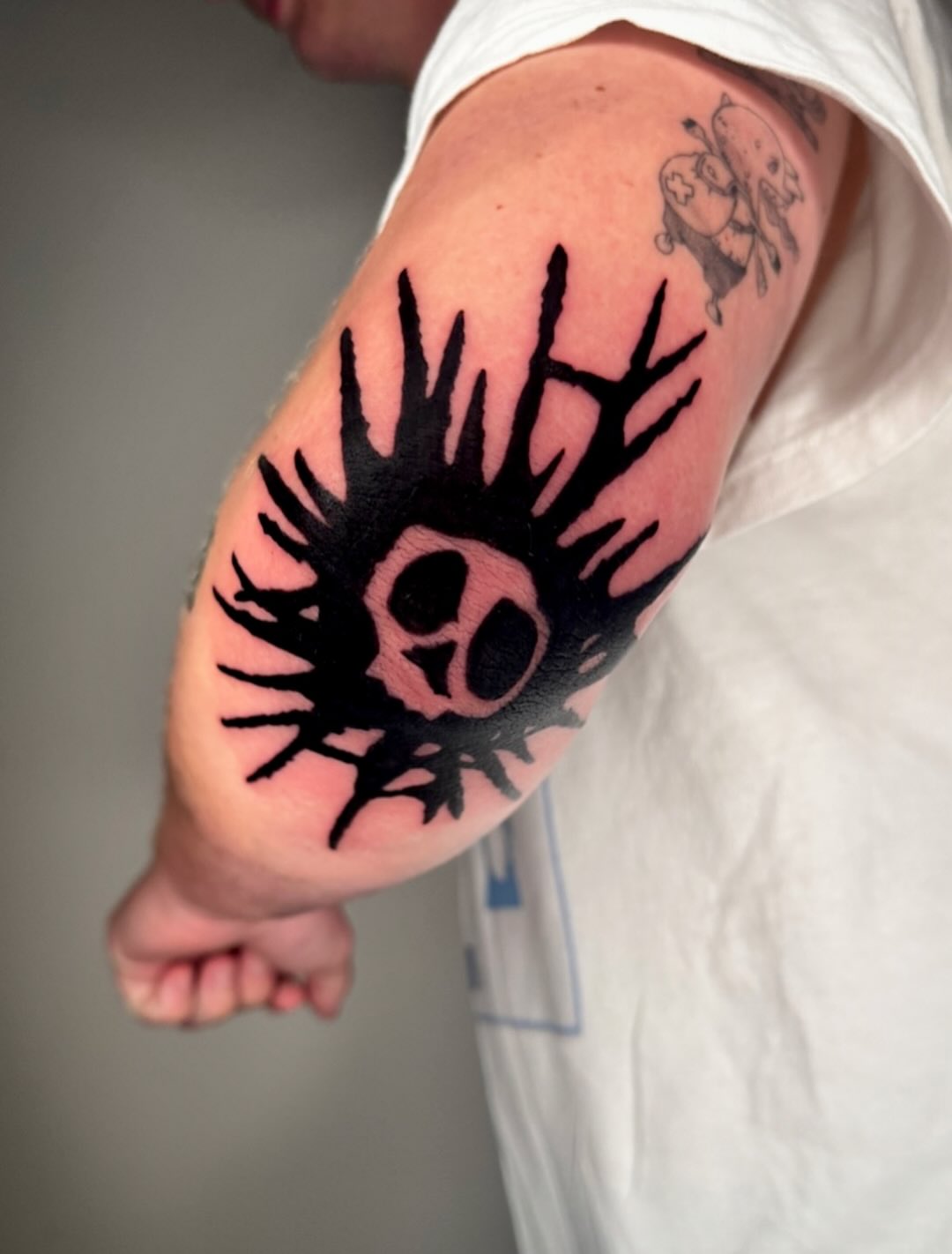 Eye with antlers dark realism tattoo on the forearm by 𝔠𝔲𝔯𝔱𝔦𝔰 ~ tattoo artist