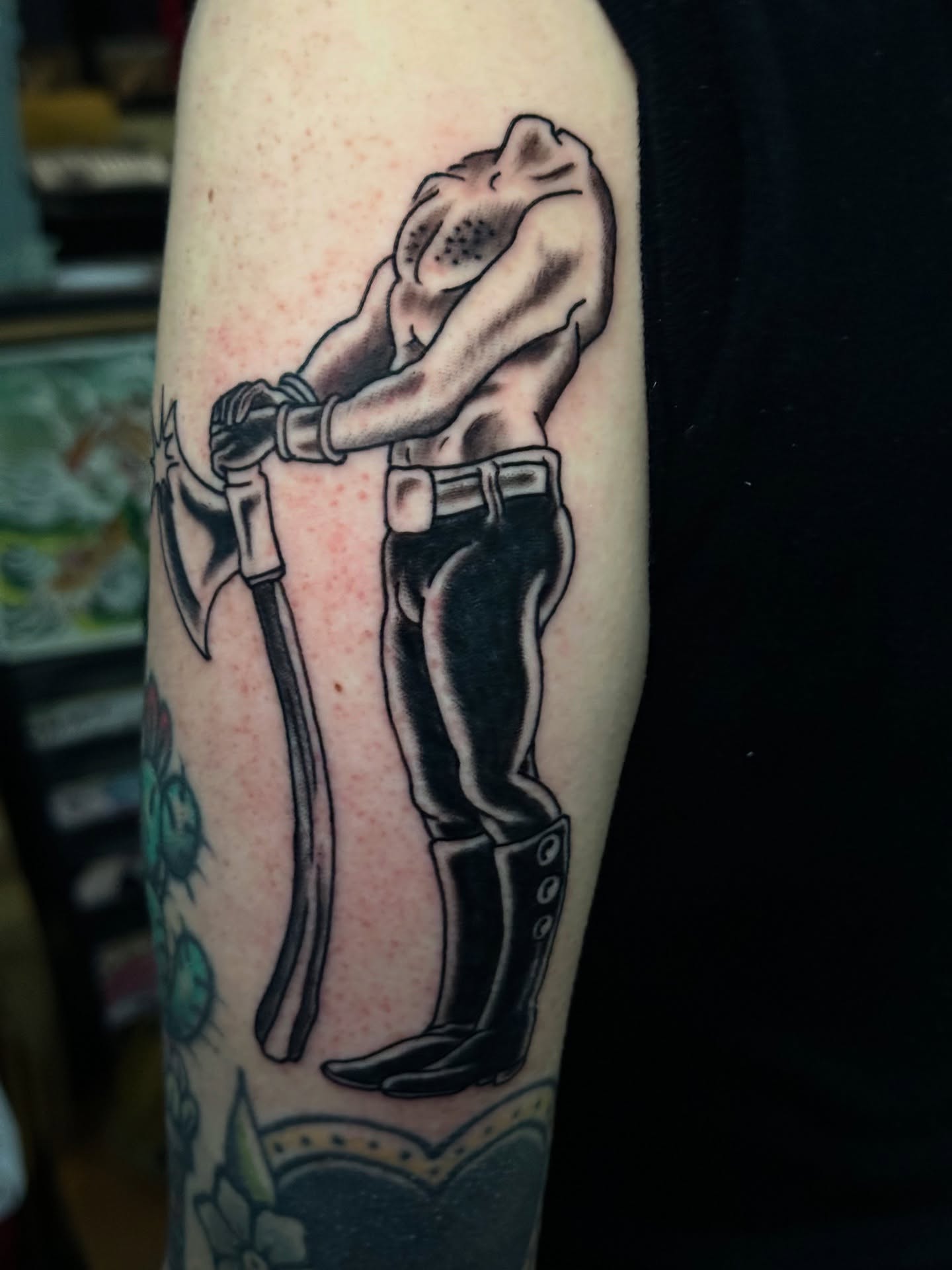 Cowboy American traditional tattoo on the forearm by 🕸🎚 𝑺𝑨𝑵𝑻𝑰 𝑺𝑬𝑽𝑬𝑵𝑺 🎚🕸🇫🇯
