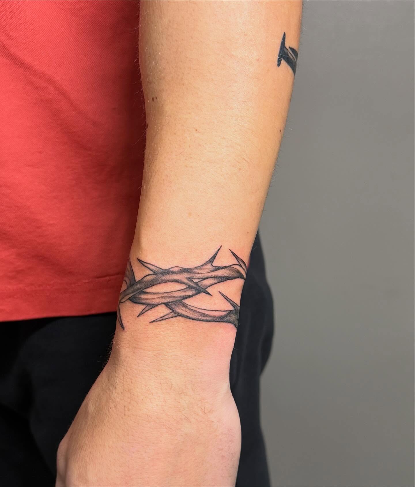 Tattoo by @izzyinktattoos_ — black_and_grey