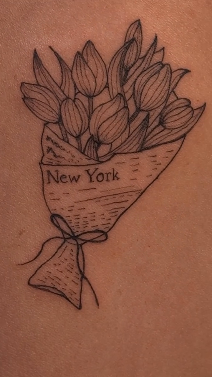 Tattoo by @vikabenito_tattoo — fine_line