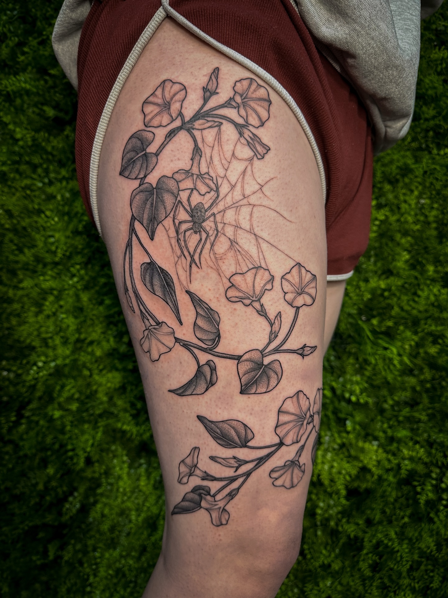 Tattoo by @rachtats โ black_and_grey