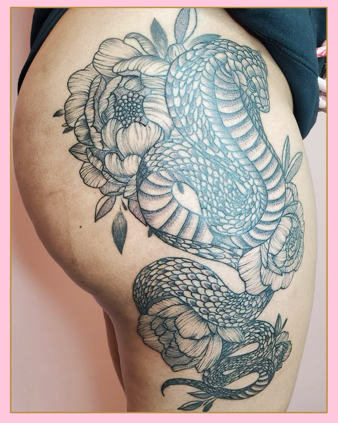 Tattoo by @sumertattoos — dotwork, realism