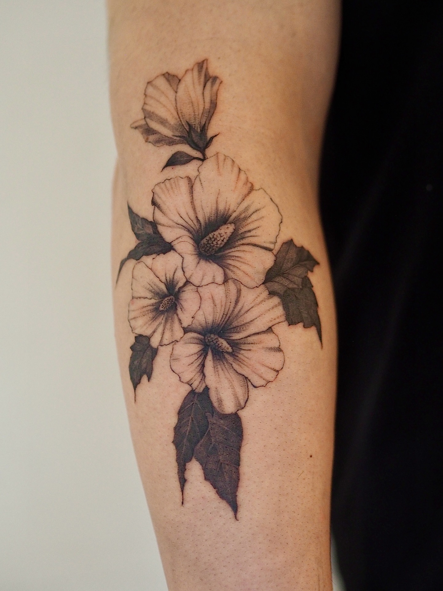 Tattoo by 이슬 • Iseul • イスリ • 露, Seoul, South Korea