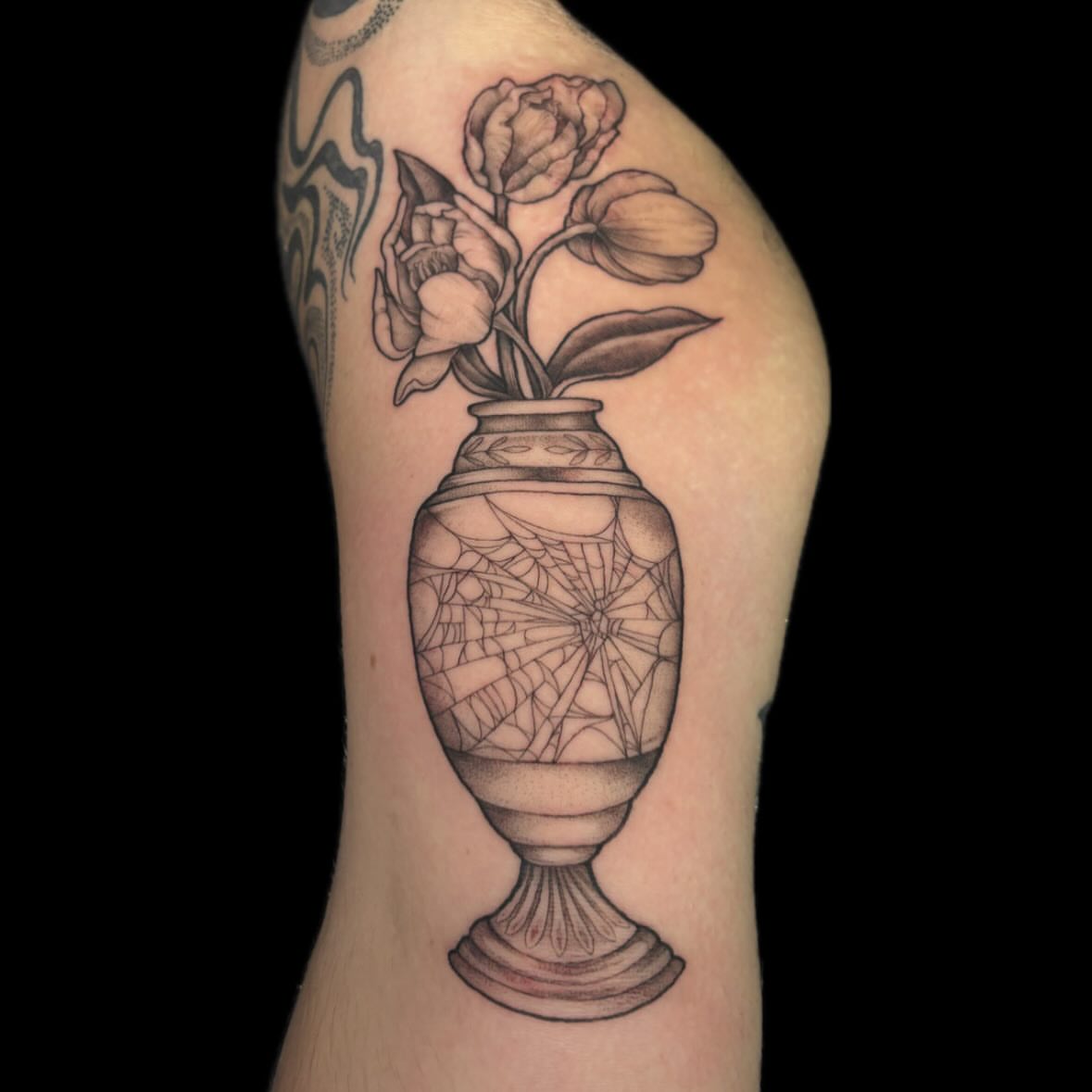 Tattoo by @piscesiscariot11 โ black_and_grey