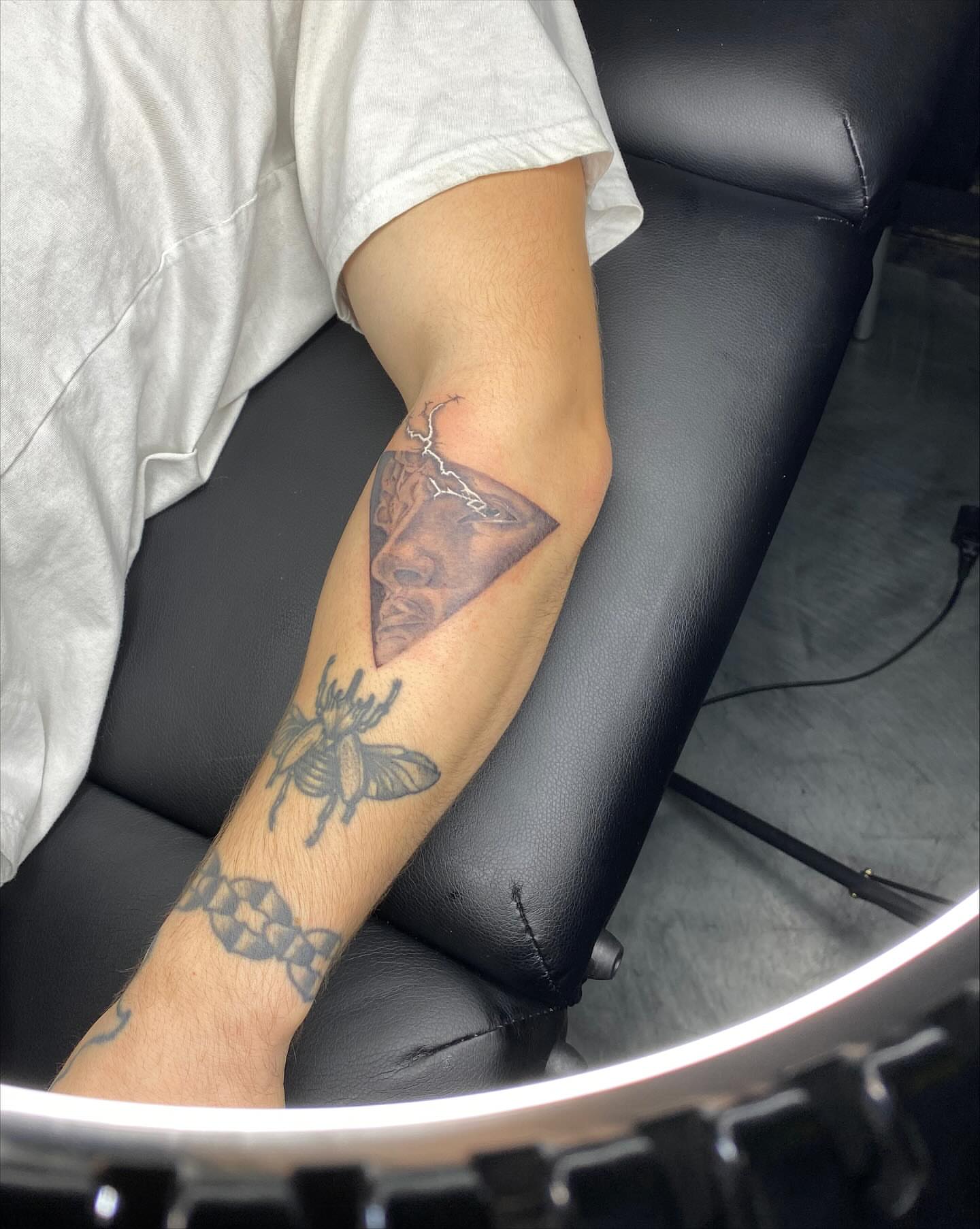 Tattoo by @shortkingtattoo — black_and_grey, geometric