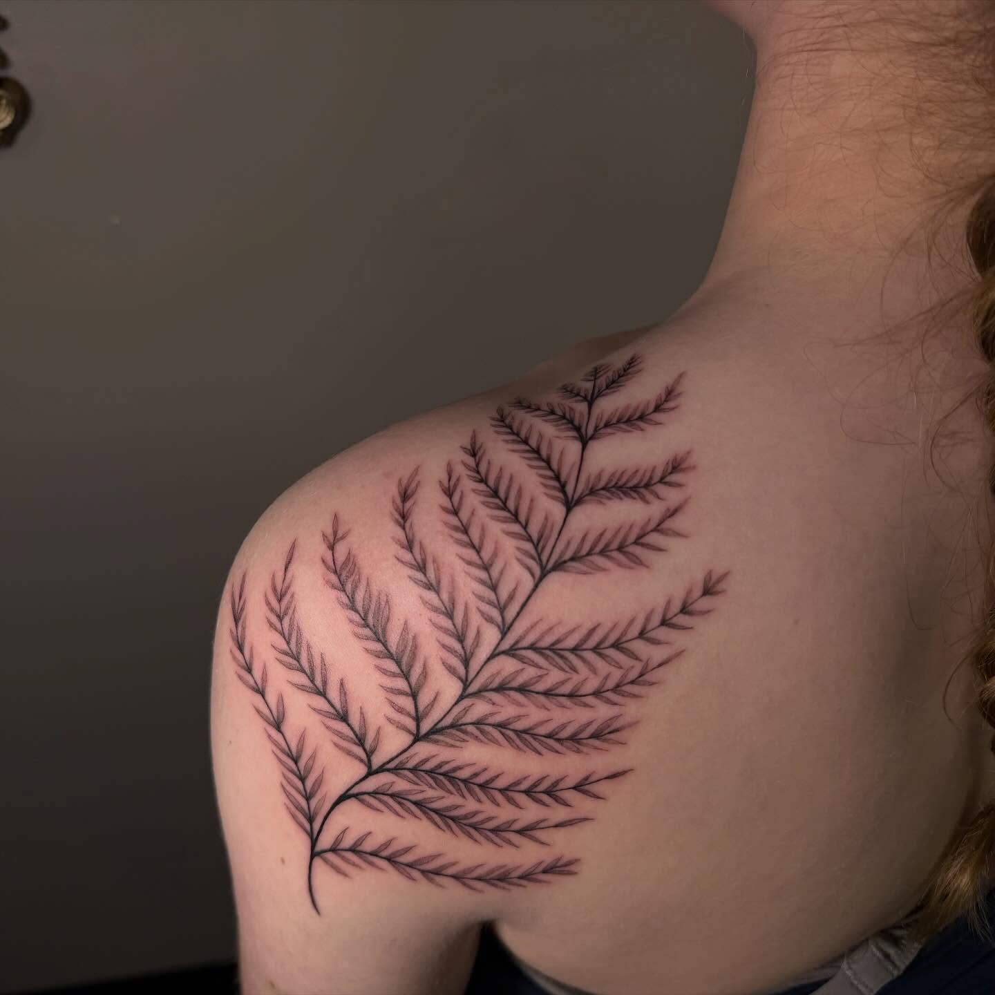 Tattoo by @izzyinktattoos_ — fine_line