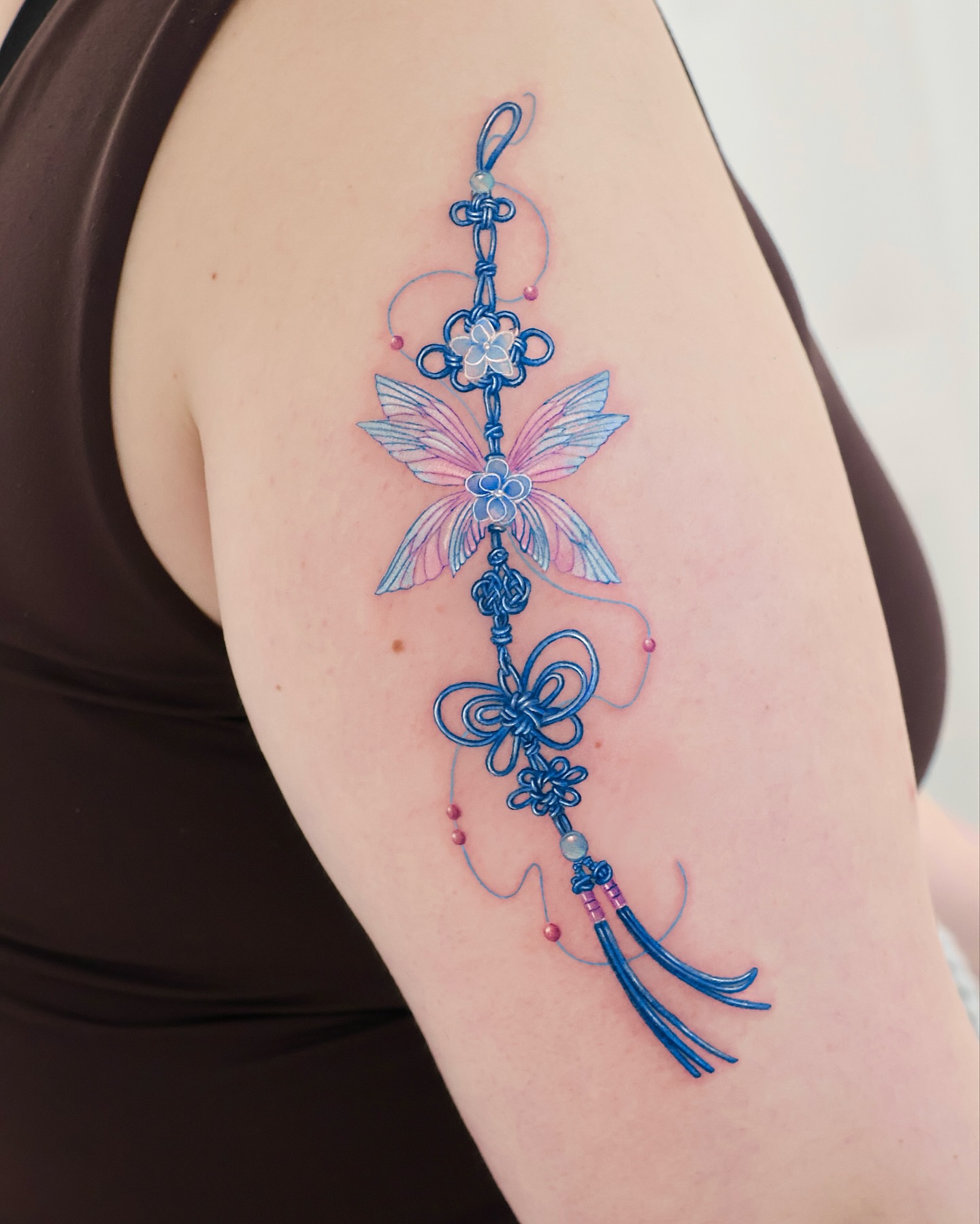 Tattoo by @xrou_tattoo — fine_line, watercolor
