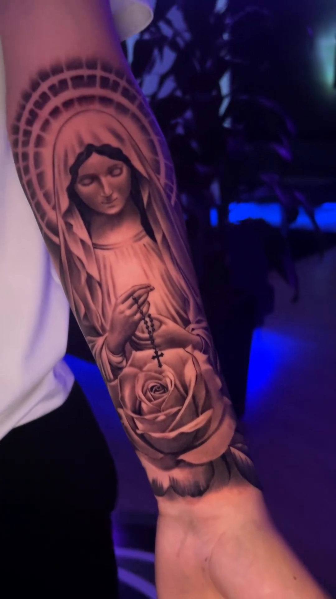 Tattoo by @lvp_arte — realism, black_and_grey