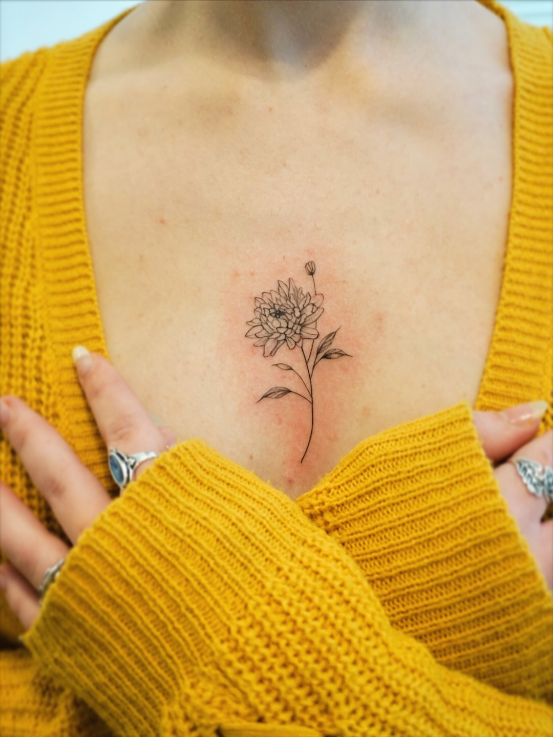 Tattoo by @yuri_tattooer — fine_line