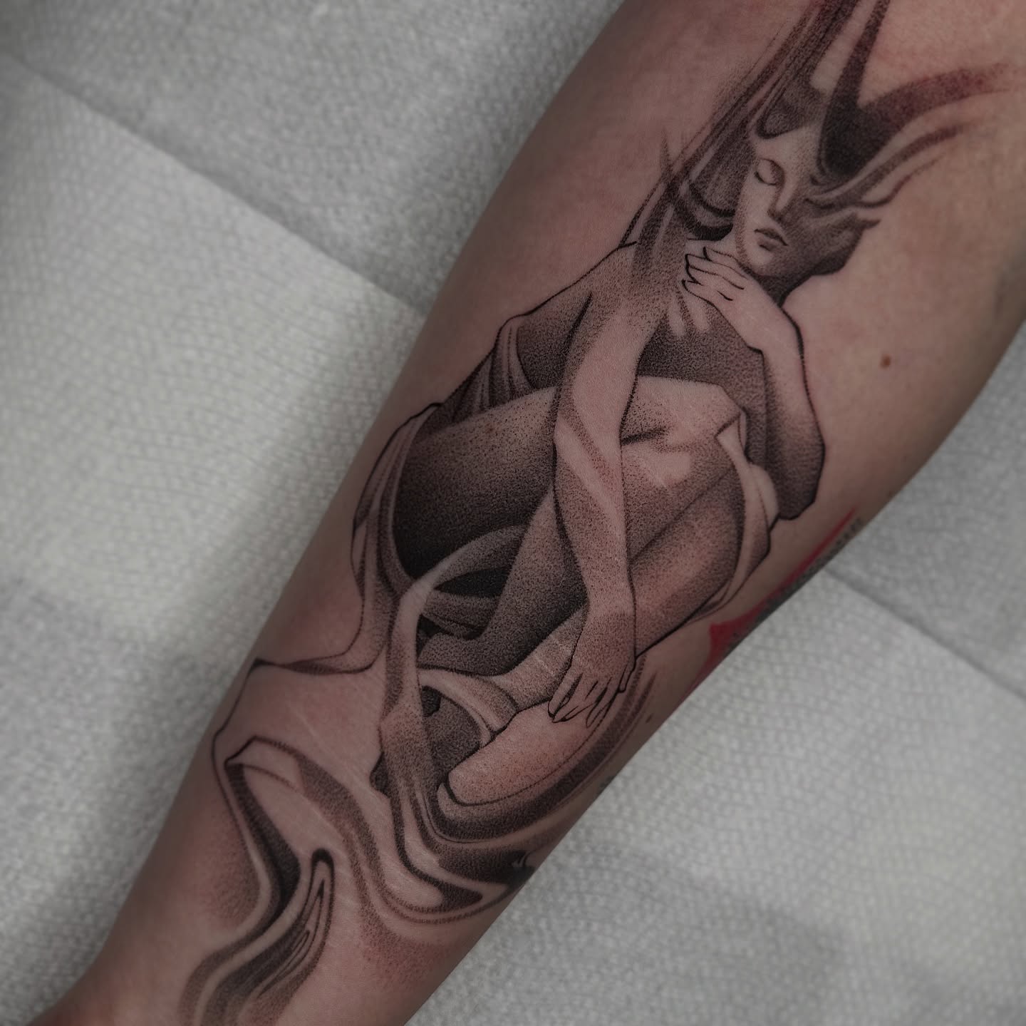 Tattoo by @burtsbenis — dotwork, realism