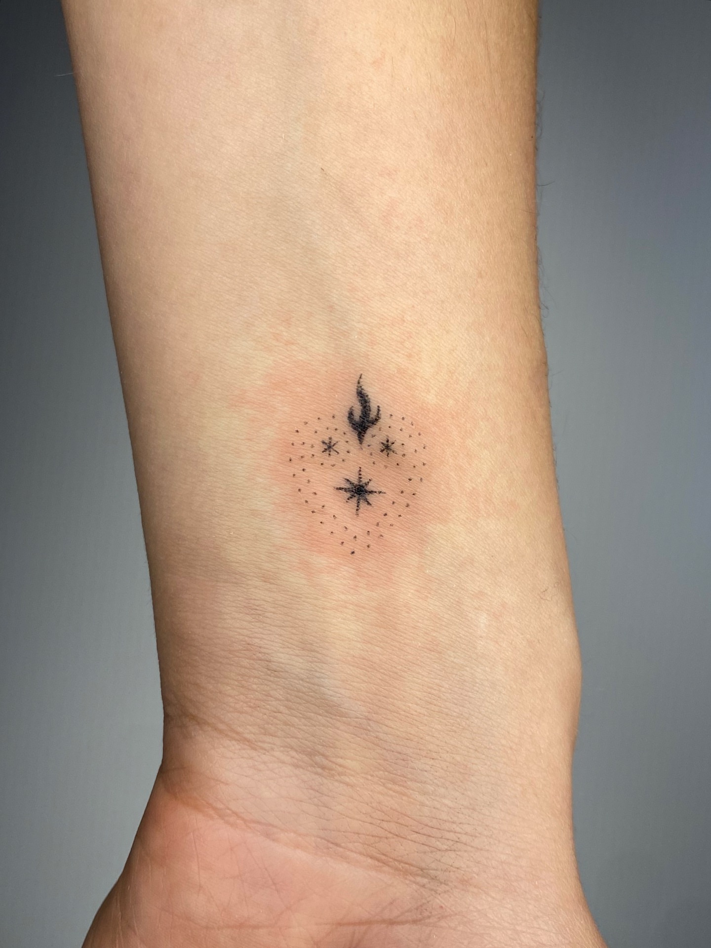 Tattoo by @pokyopokyo — dotwork