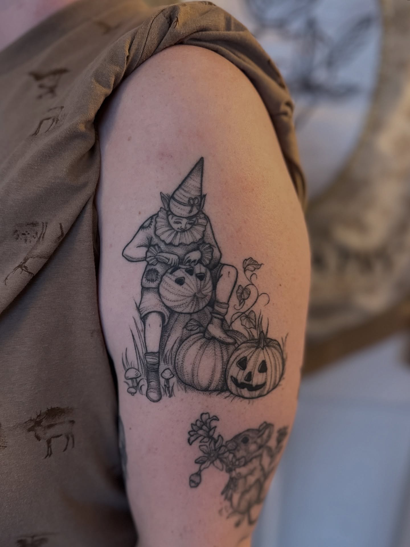 Tattoo by @kindredspirits_tattoo โ black_and_grey