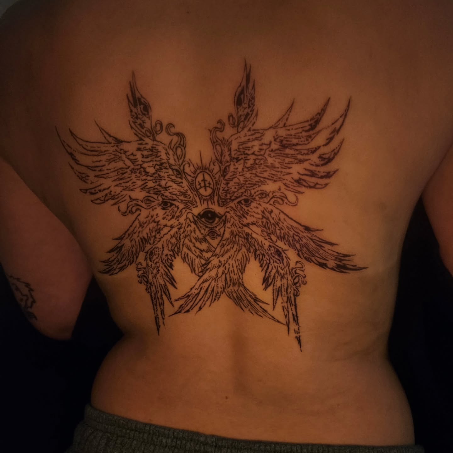 Tattoo by @prettybutpoisonink — black_and_grey