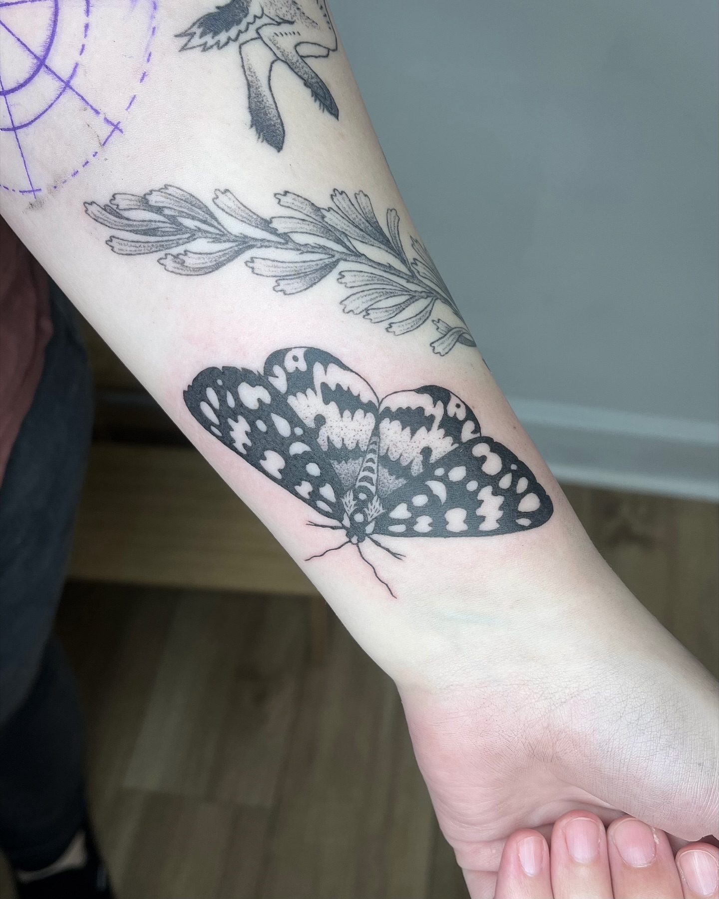 Tattoo by @siltyloamtattoo — black_and_grey