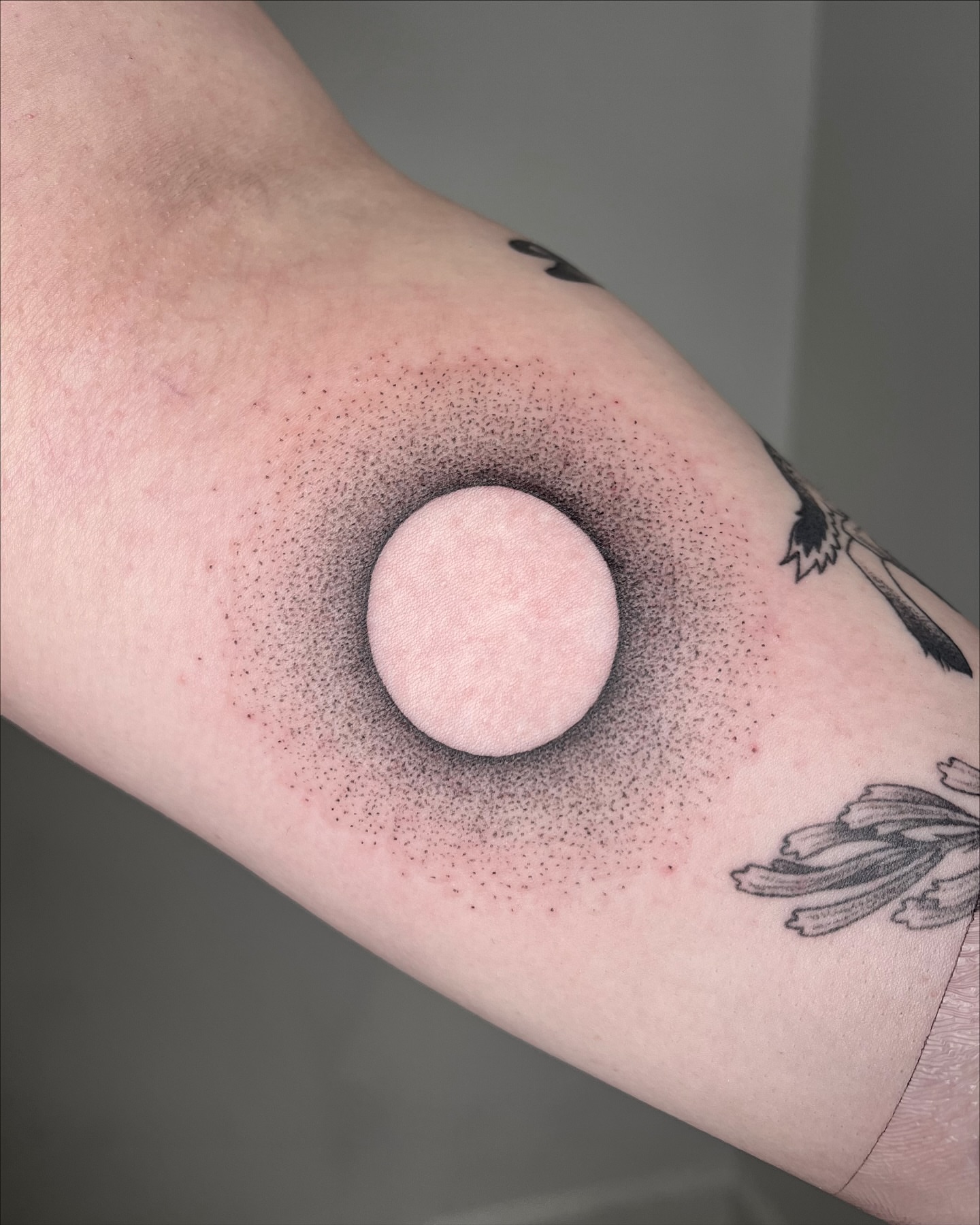 Tattoo by @siltyloamtattoo — dotwork