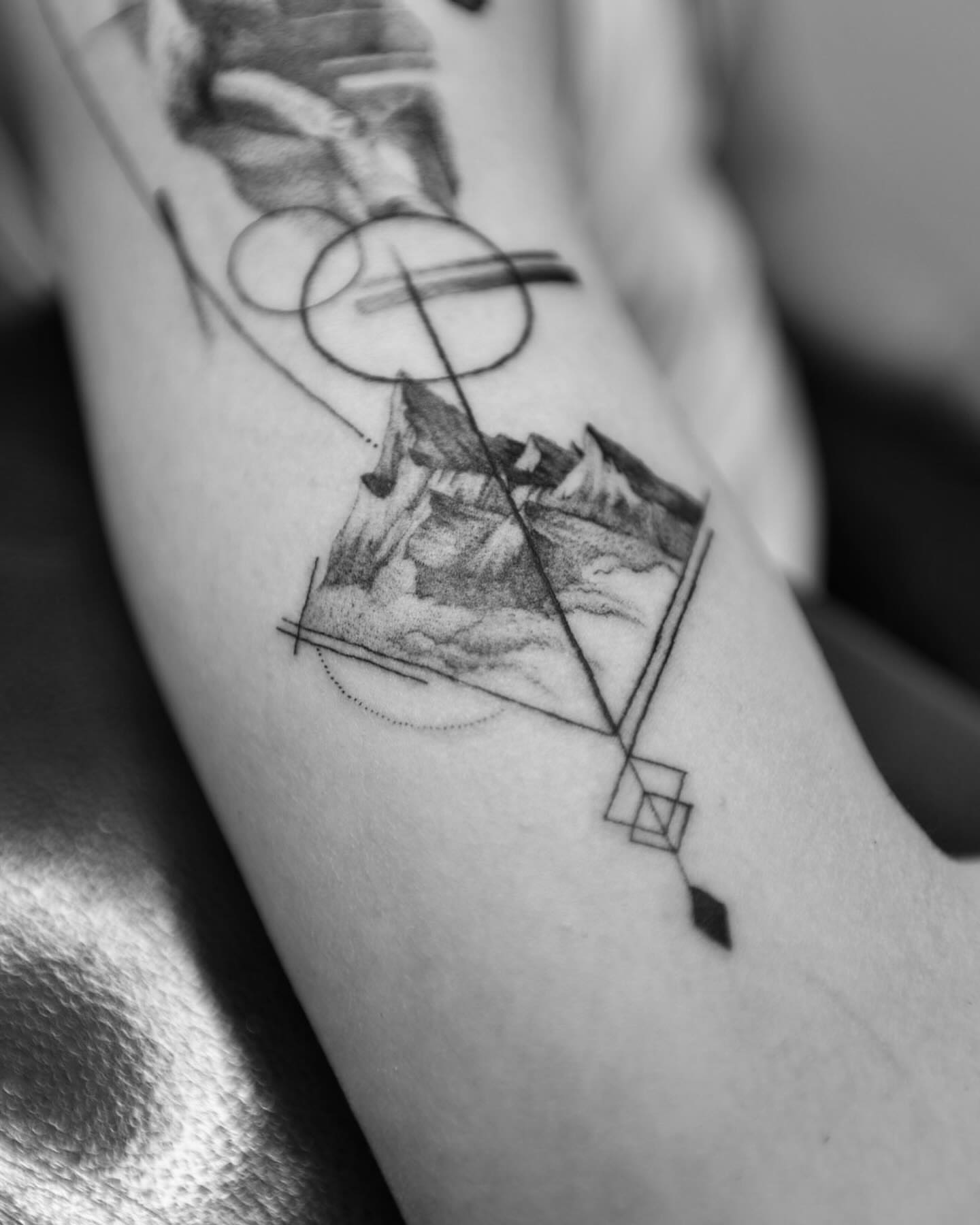 Tattoo by @arthoitam — geometric