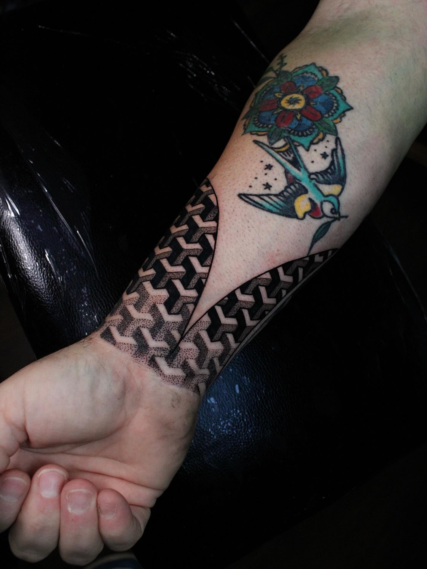 Bird and flower American traditional tattoo on the forearm by 𝕵𝖎𝖒𝖎 𝕯𝖊𝕽𝖔𝖘𝖆🥀, Everett, Washington
