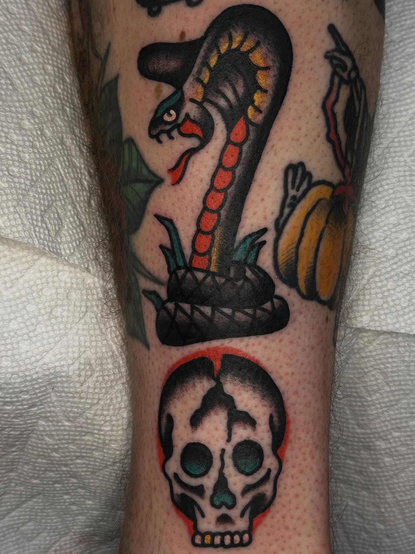 Tattoo by @robavelli — american_traditional