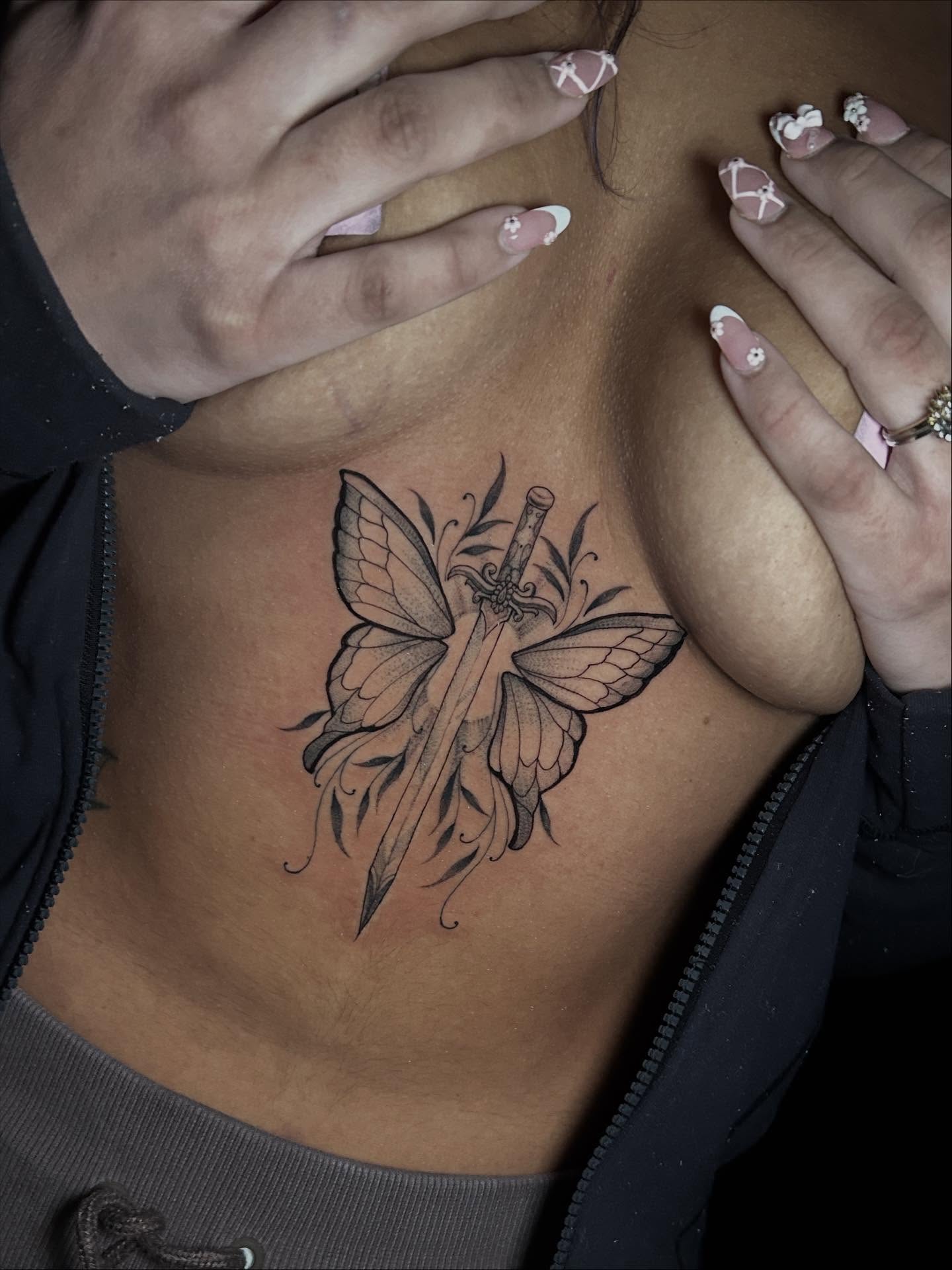 Tattoo by @ashleemshar — black_and_grey, realism
