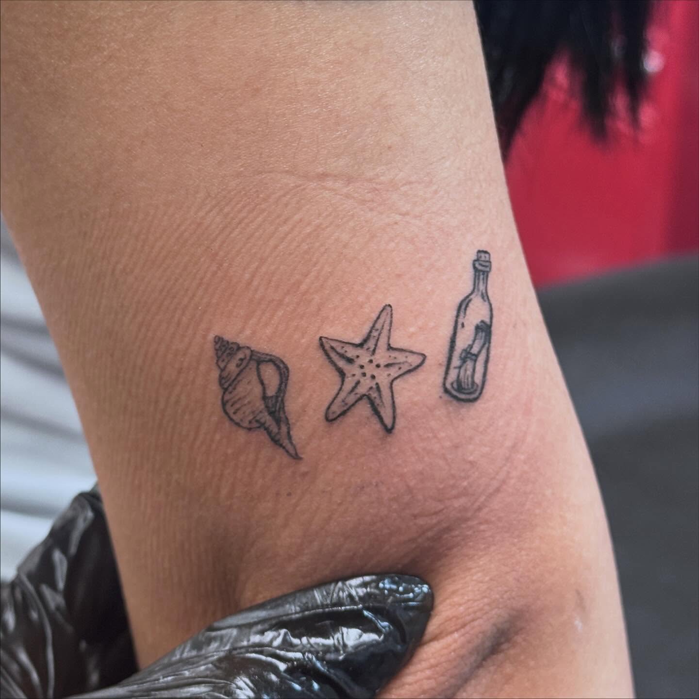 Tattoo by @markedbyyvonne — black_and_grey