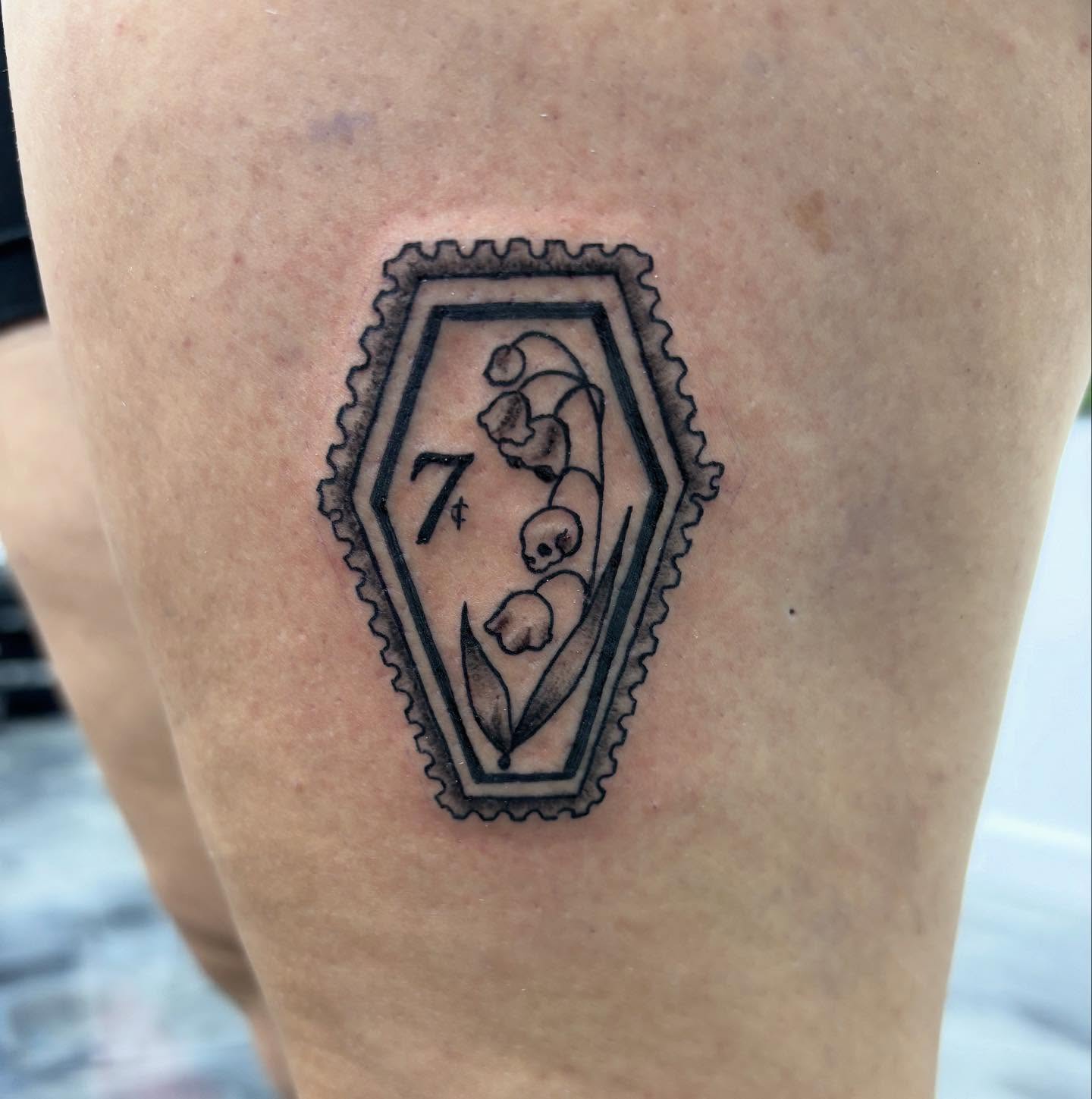 Tattoo by @brieowth — black_and_grey