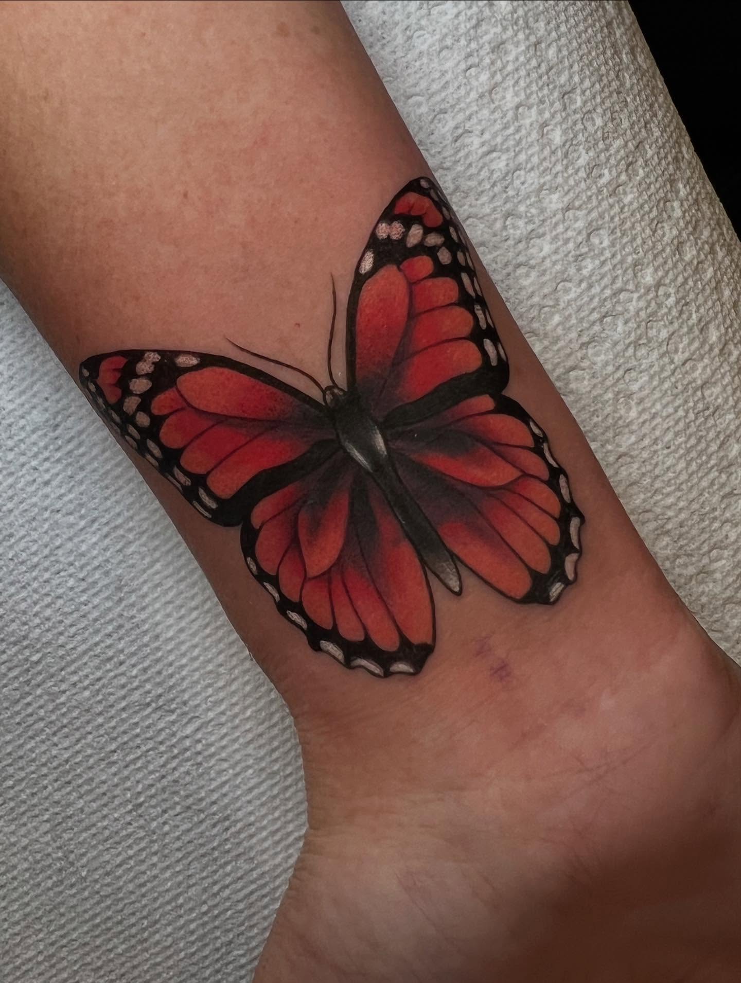 Tattoo by @lyndsink — realism