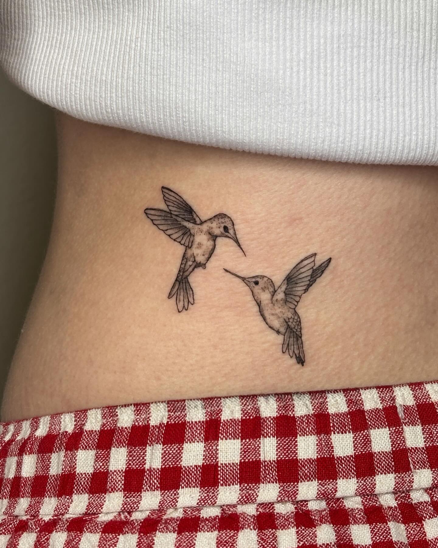 Hummingbirds black and grey tattoo on the ribs by alyssa doing tattoos