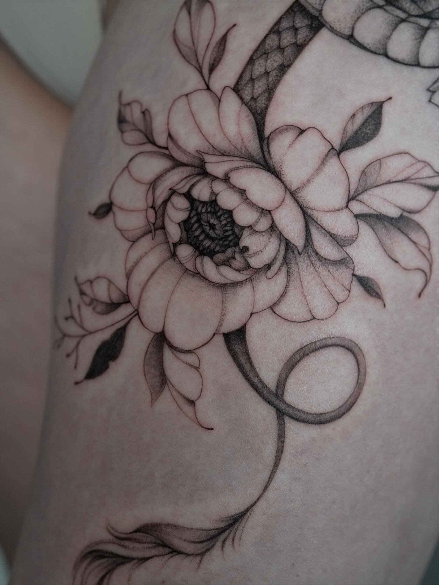 Peony and snake black and grey tattoo on the thigh by Tattoo artist LA ། Fine line, Micro realism