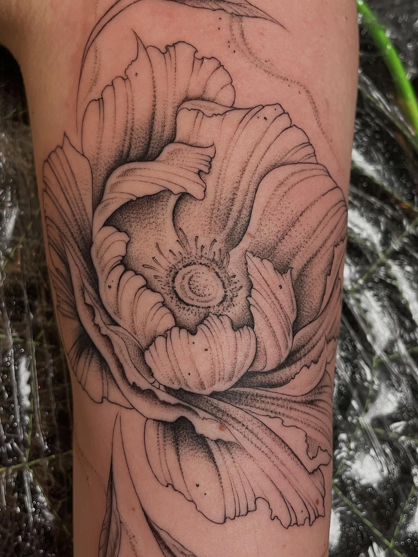 Flower dotwork tattoo on the forearm by Marjeline González🌈🌞