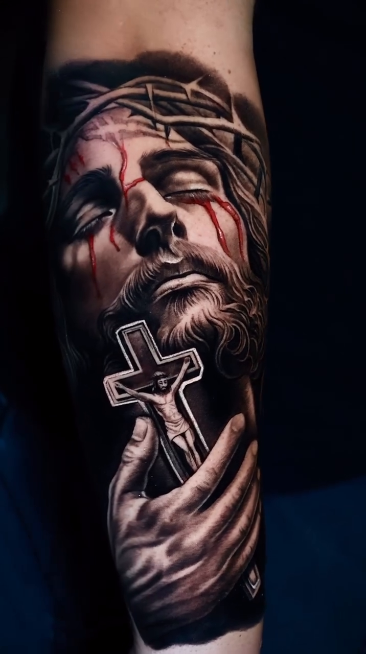Jesus christ and cross realism tattoo by Ali Saleh 🇱🇧 Detroit Tattoo Artist, Dearborn, Michigan