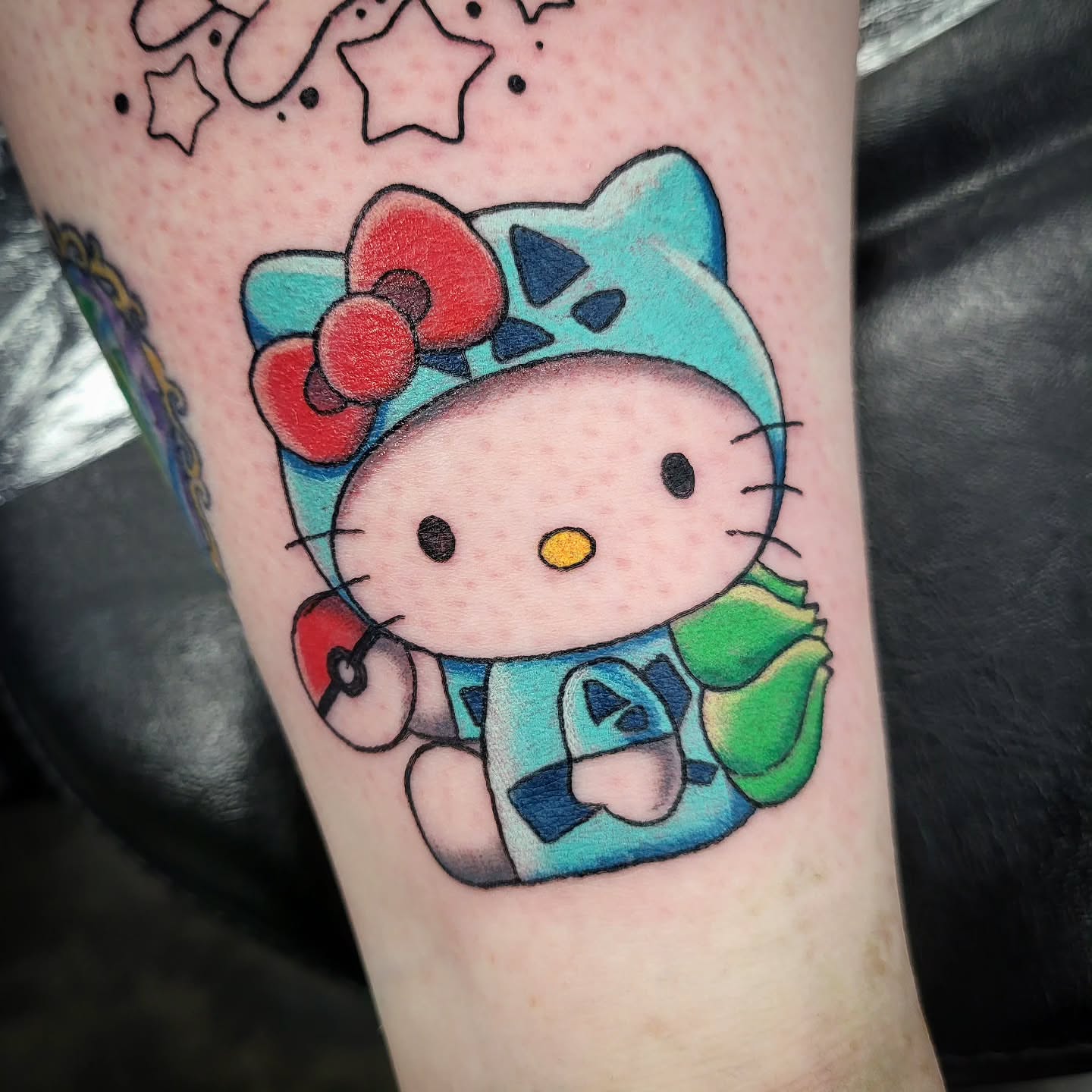 Tattoo by @kawaiikittentattoo β dotwork