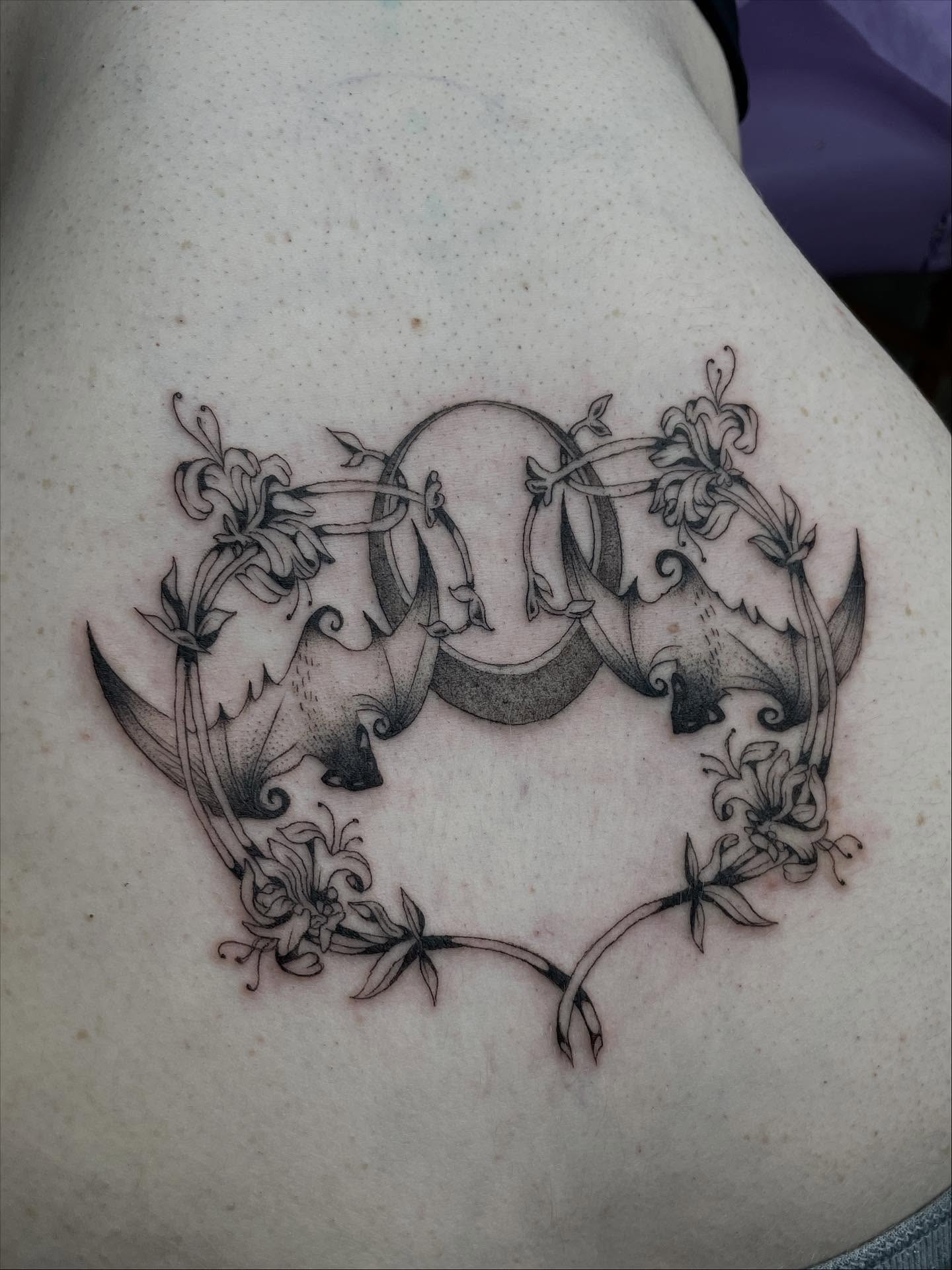 Anchor and floral black and grey tattoo on the thigh by cindy ha soul son