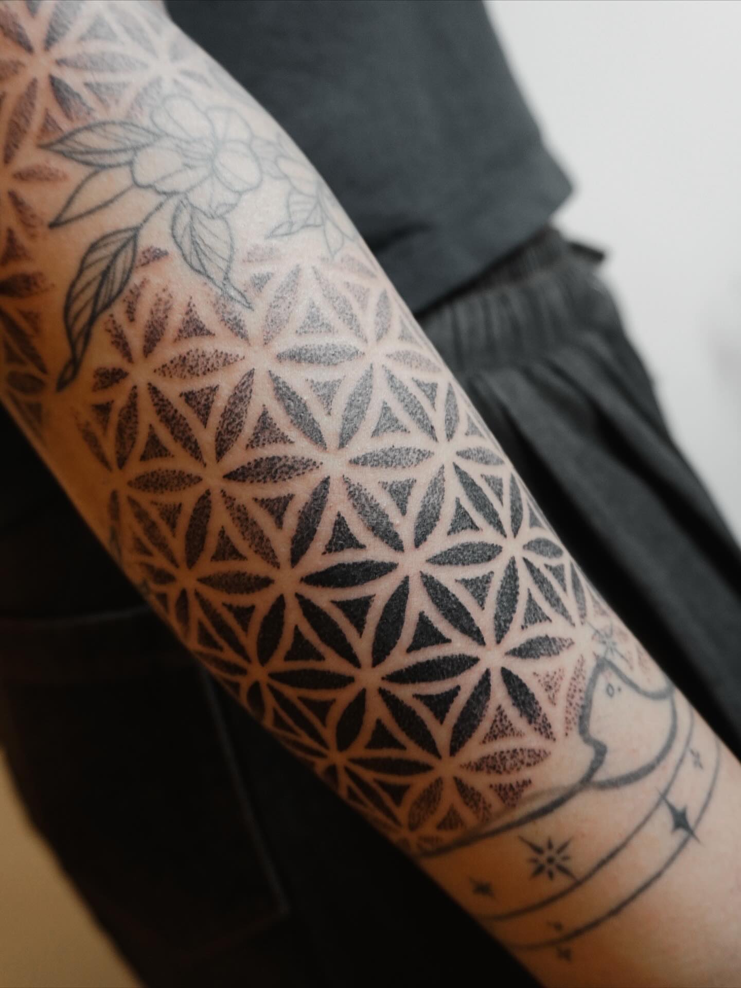 Tattoo by @mung_tattoo — geometric