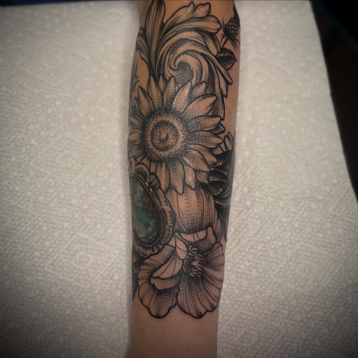Tattoo by @inkandivvy — dotwork