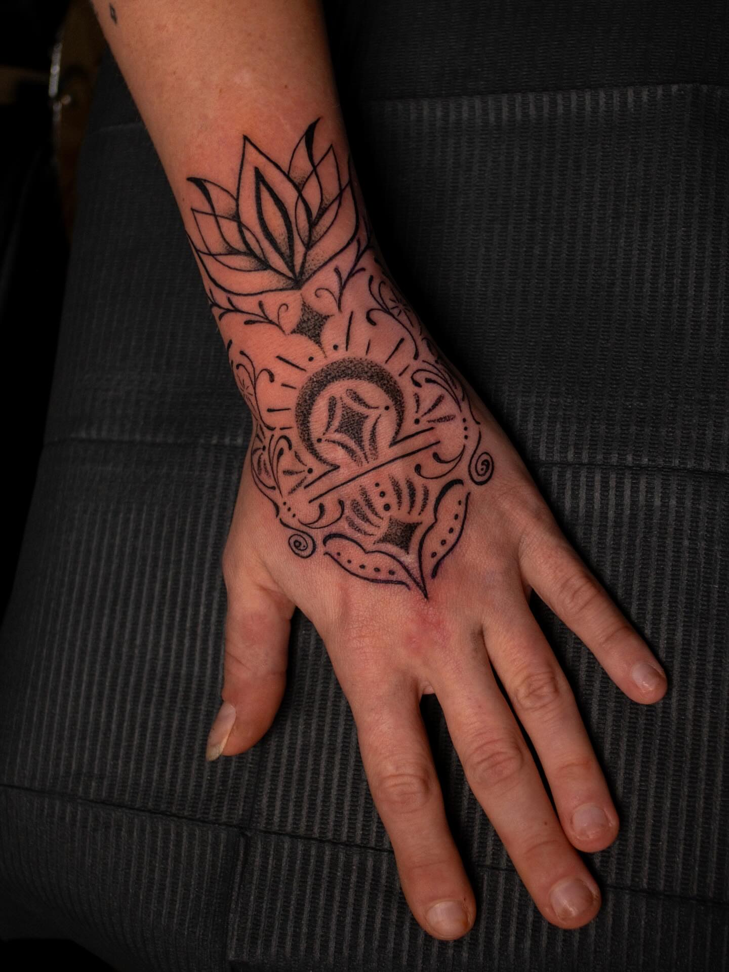 Tattoo by @julinestattoo — dotwork