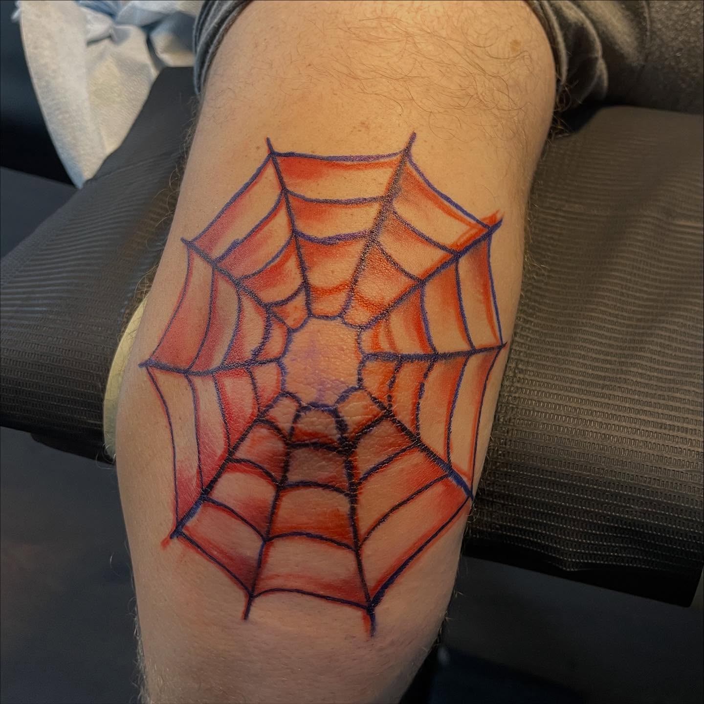 Tattoo by @sundaymassochist — geometric