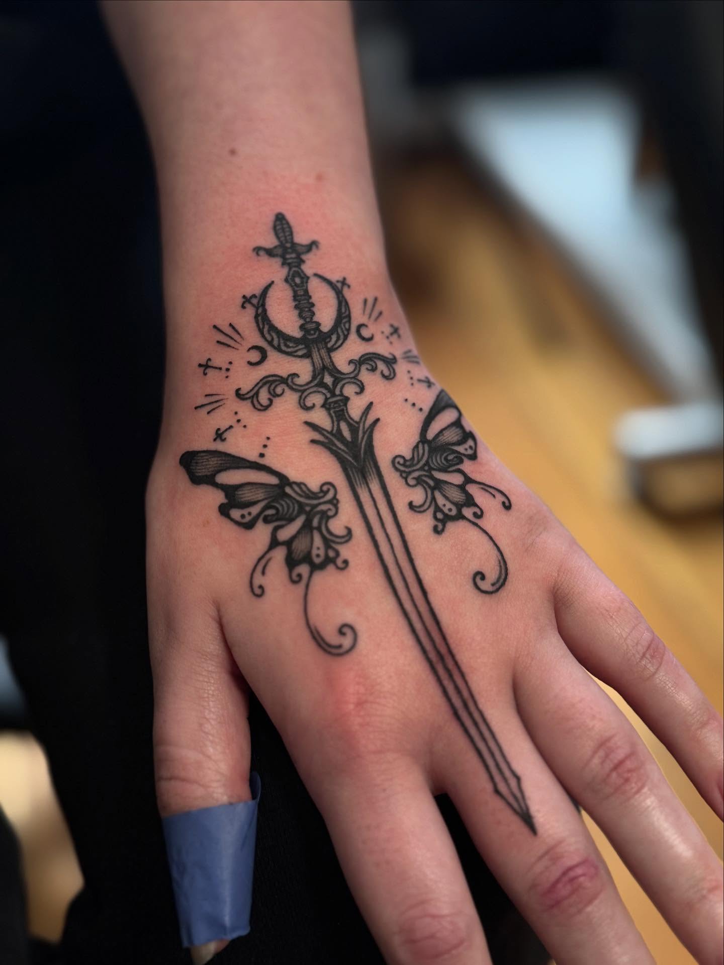 Tattoo by @hongma_tt โ black_and_grey, ornamental