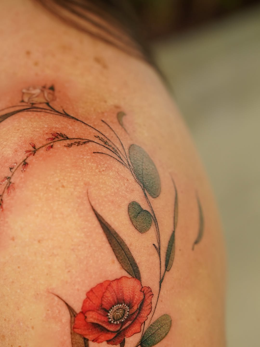 Tattoo by @tinnasole — realism, fine_line